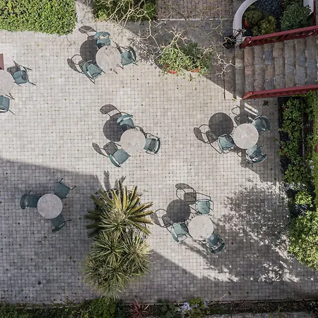 Saint Julien מלון 3*