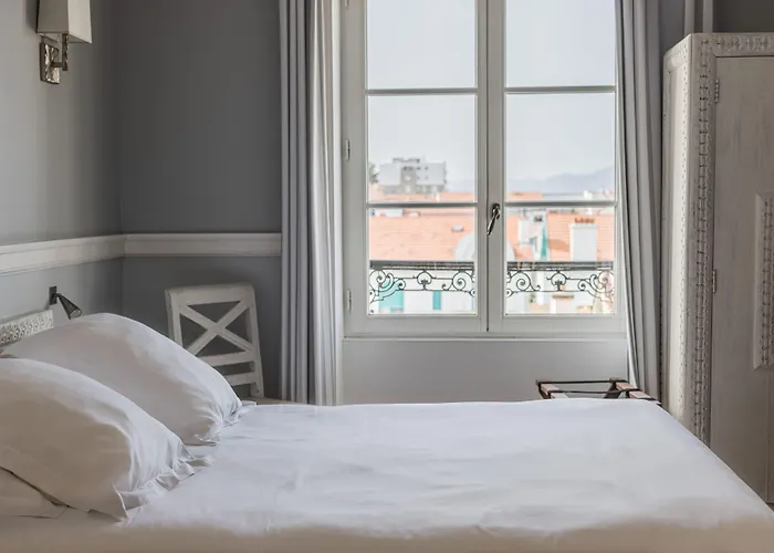 圣朱利安酒店 3*