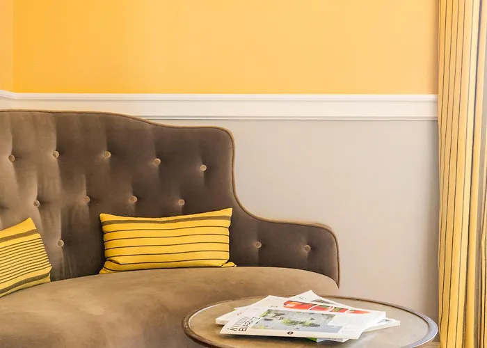 圣朱利安酒店 3* 比亚里茨